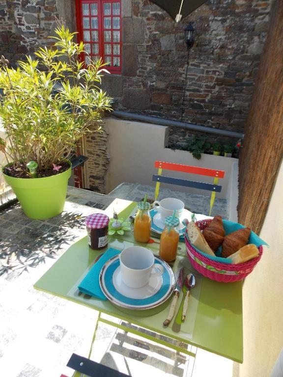 Chambre Du Retour En Enfance - Abdl Dol-de-Bretagne Exteriér fotografie