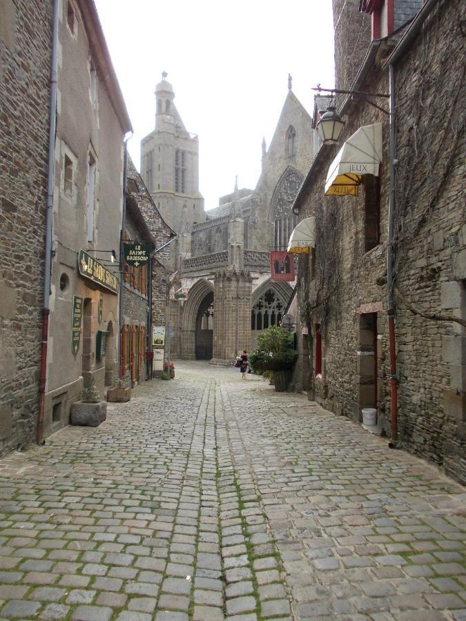 Chambre Du Retour En Enfance - Abdl Dol-de-Bretagne Exteriér fotografie